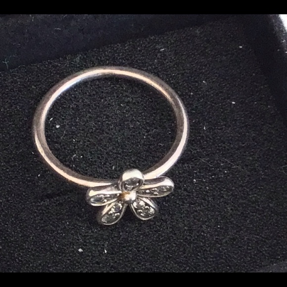 Pandora flower ring - Picture 4 of 6